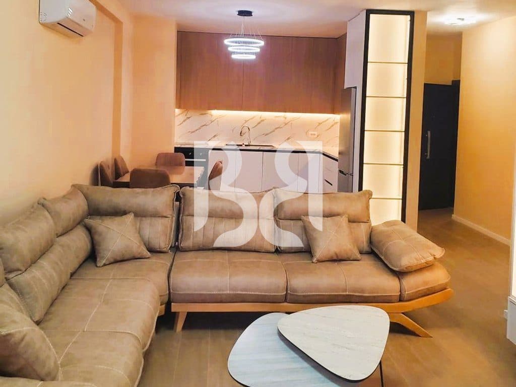 APARTAMENT 2+1+2 ME QIRA PRANE RADISSON HOTEL