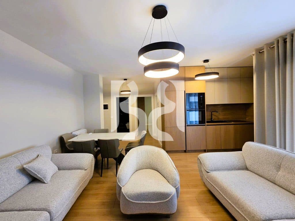 APARTAMENT 2+1 ME QIRA, BULEVARDI I RI 800 EURO