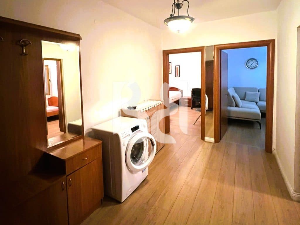 APARTAMENT 2+1 ME QIRA PRANE UET, KINOSTUDIO 4