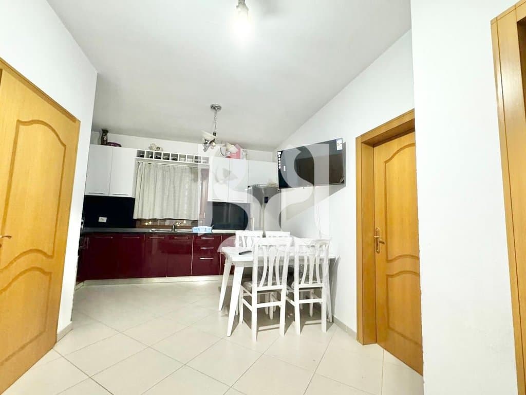 APARTAMENT ME QERA 2+1 TEK BULEVARDI I RI** 3