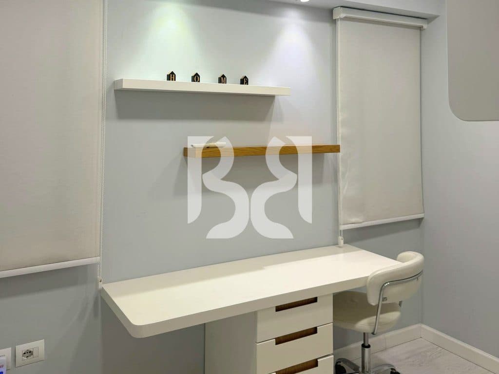 APARTAMENT 3+1+1 PRANË QENDRËS TREGTARE KRISTAL, KOMUNA E PARISIT 4