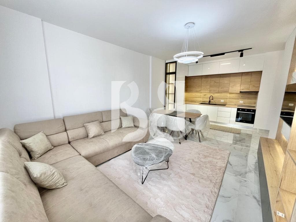APARTAMENT 2+1 ME QIRA KAMEZ 60,000 LEKE*