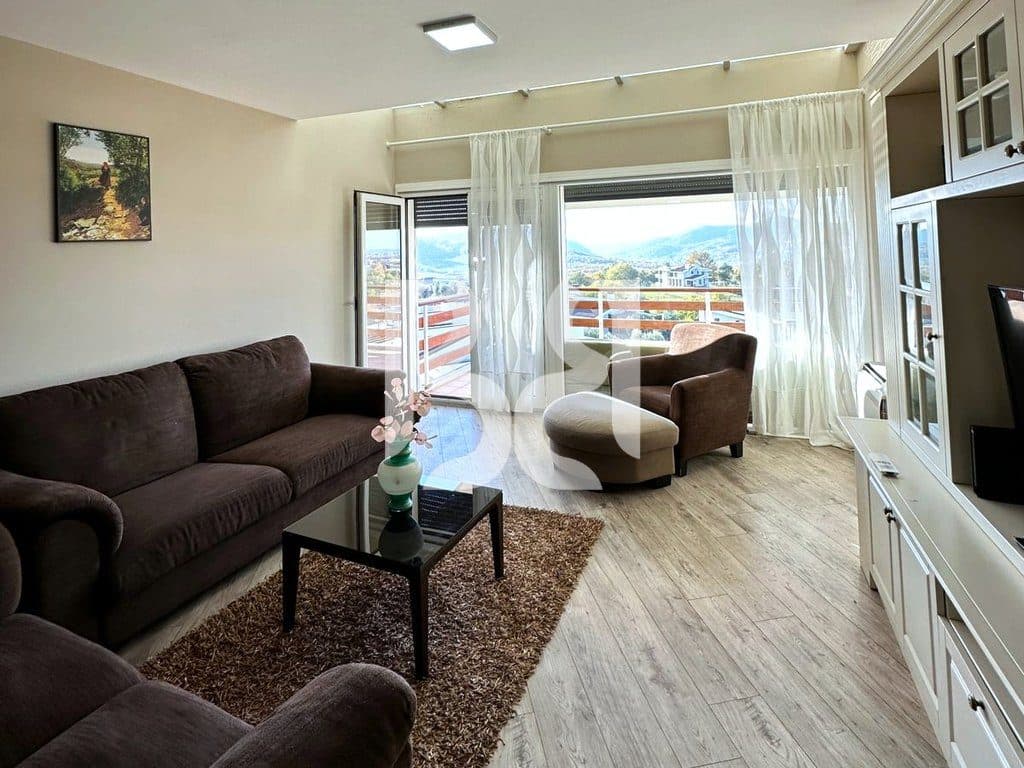 Apartament 2+1 me Qira në Long Hill, Tiranë – I Mobiluar | 1,300 €/Muaj
