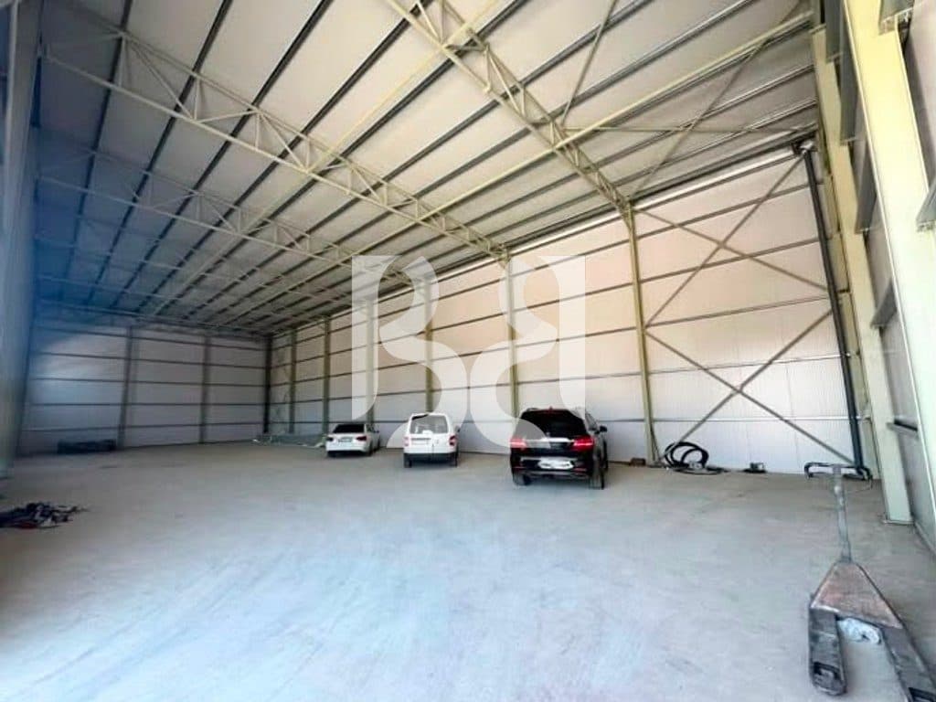 Kapanon Industrial për Qira ose Shitje në Vorë Rruga Dytësore – Magazinë dhe Objekt Biznesi me Sipërfaqe 1,065 m²