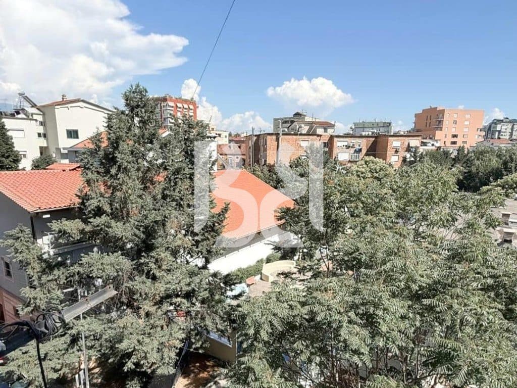 APARTAMENT ME QIRA 3+1 TEK PALMA E ARTË, PËRBALLË ISH EKSPOZITËS 4