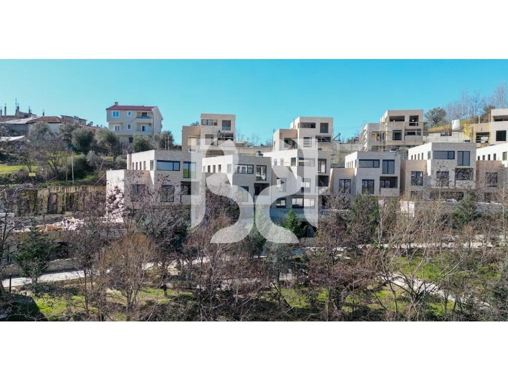 TRIPLEX LUKSOZE ME VERANDË PANORAMIKE – JETESË ELITARE NË PRIVATËSI TOTALE 2