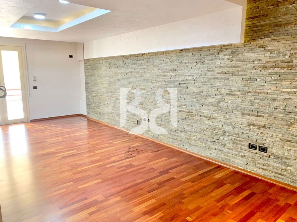 JAPIM APARTAMENT/AMBIENT PER ZYRA +POST PARKIM ME QIRA NE BLLOK !!! 2
