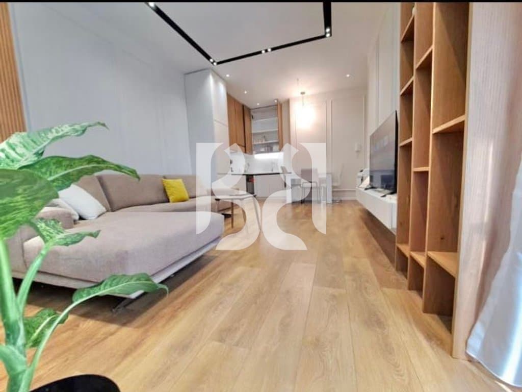 *APARTAMENT ME QIRA 1+1+POST PARKIMI KINOSTUDIO 3