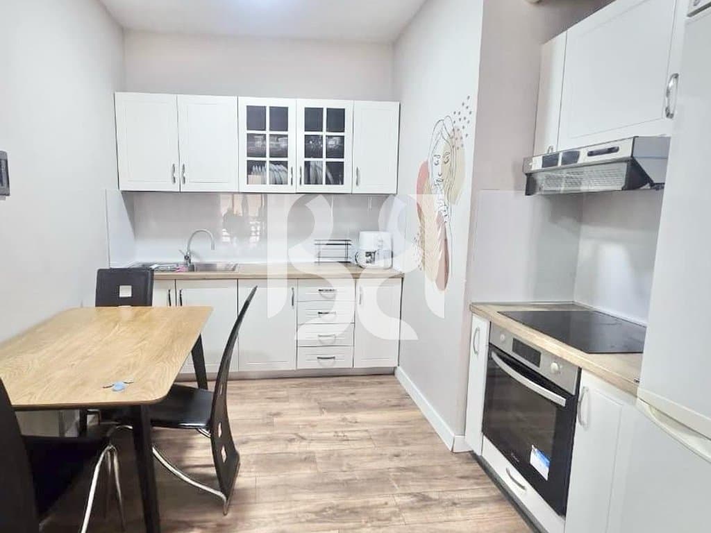 APARTAMENT ME QERA 2+1+2 MBRAPA QENDRES GLOBE