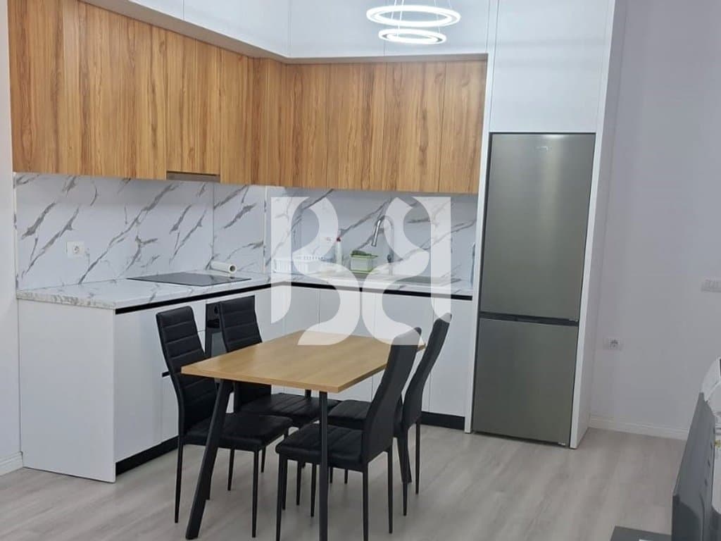 APARTAMENT ME QERA 2+1+2 UNIVERS CITY 2