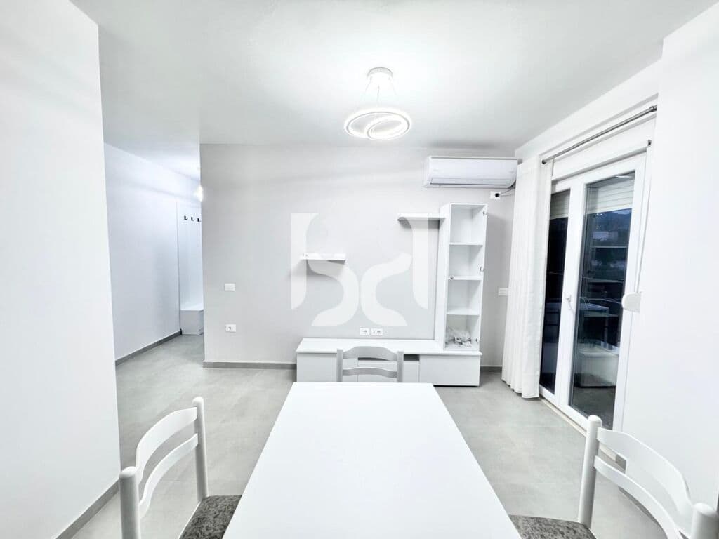 APARTAMENT ME QIRA PRANE XHAMIS NE SELITE 2+1 2
