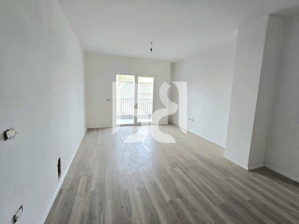 APARTAMENT 1+1 PËR SHITJE NË KOMPLEKSIN AURA, TIRANË 3
