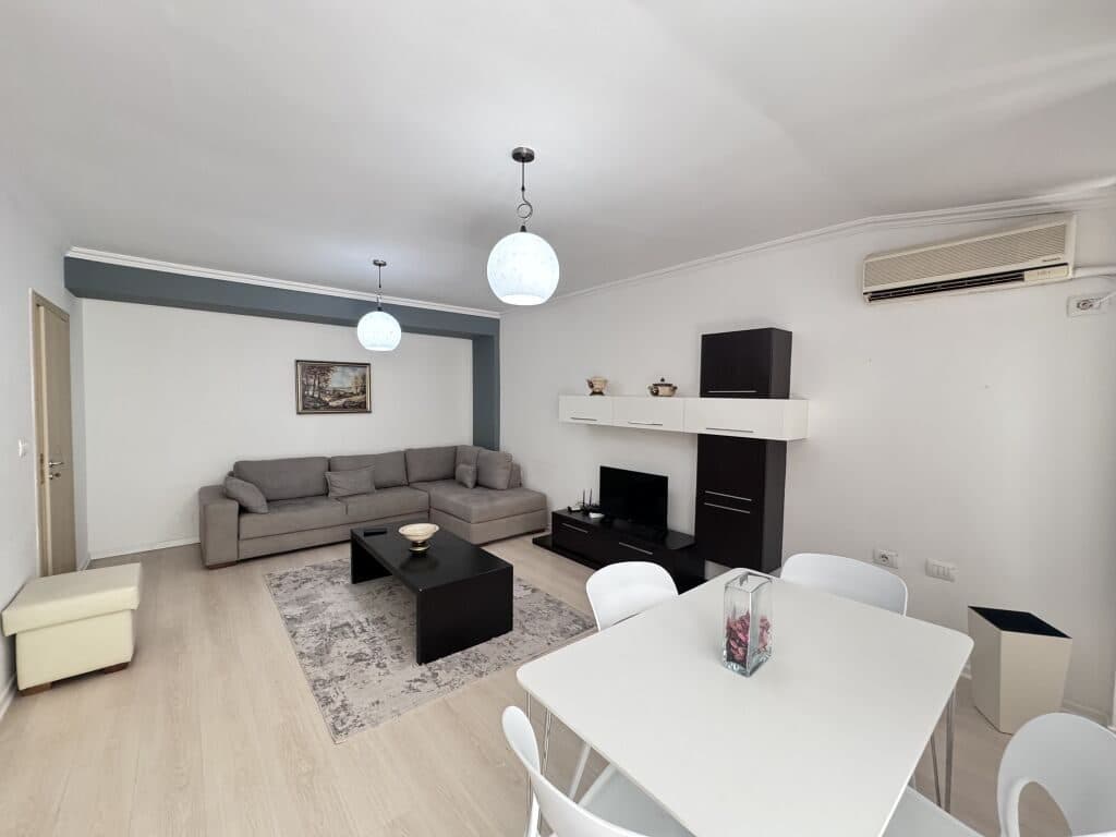 JEPET ME QIRA APARTAMENT 2+1+2 DEPO PRANE KINEMA AGIMIT ISH BLLOKU! 4