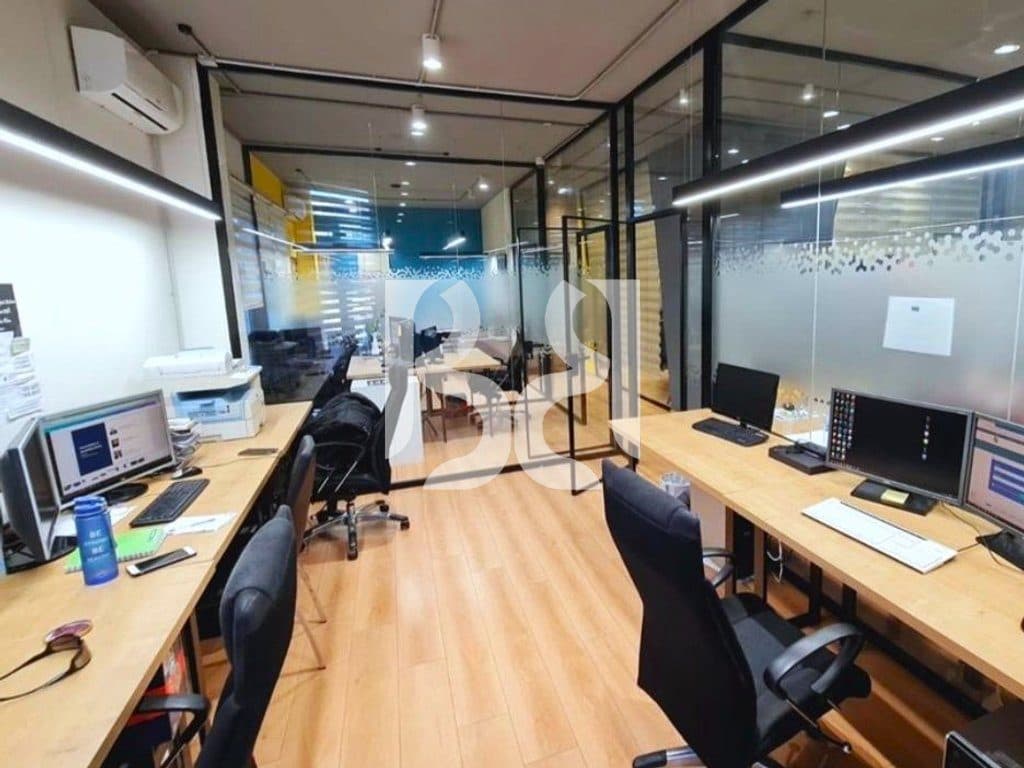 Ambient Zyrash me Qira te Kopshti Zoologjik, Tiranë – 200 m², i Mobiluar, me Fasade nga Rruga | 3,000 €/muaj