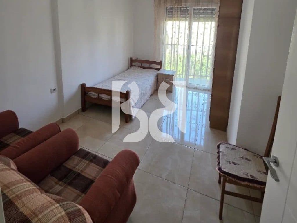 APARTAMENT ME QERA 2+1 ASTIR, RRUGA SOKRAT MIHO** 3