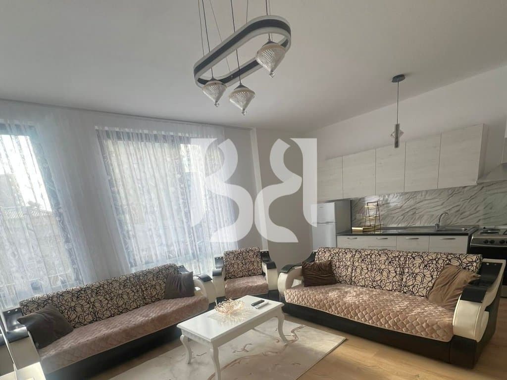 JEPET APARTAMENT 2+1 ME QIRA NE BULEVARDIN E RI**