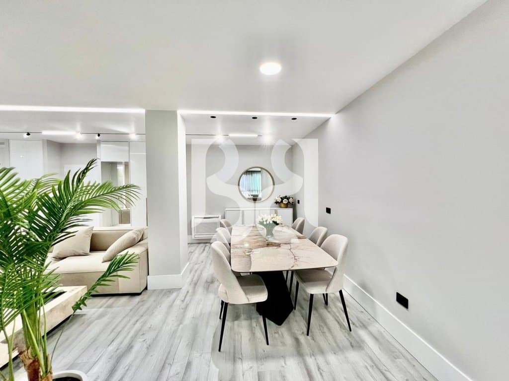 Apartament Deluxe 2+1+2 me qira te Ish Blloku – Përballë Vila Enver 2300€ 2