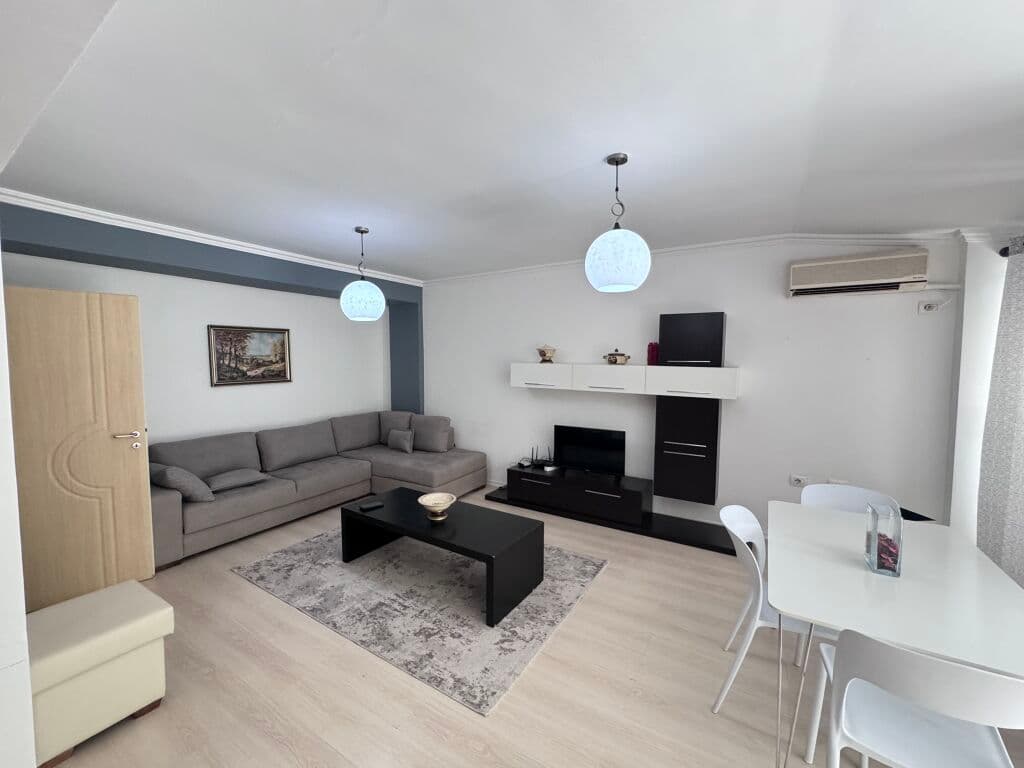 SHITET APARTAMENT 2+1+2 DEPO PRANE KINEMA AGIMIT ISH BLLOKU! 3