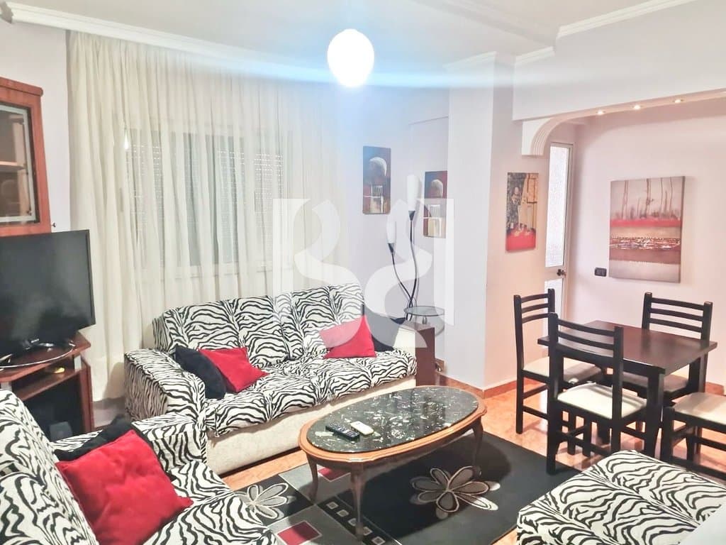 APARTAMENT ME QERA 2+1 TE RRUGA DRITAN HOXHA