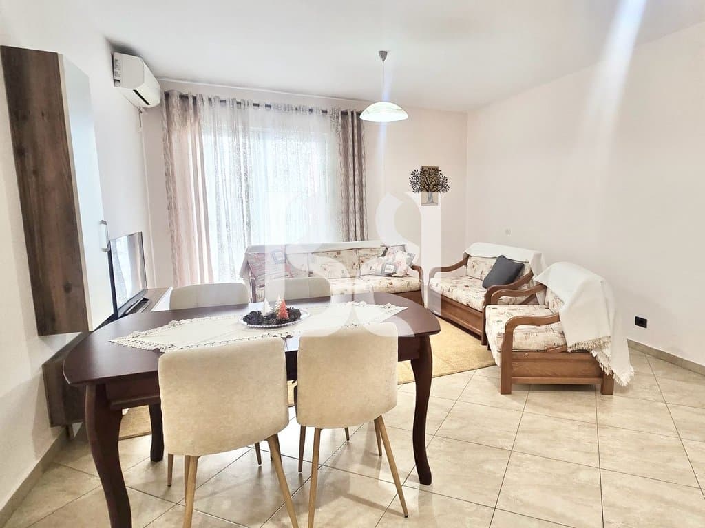 APARTAMENT ME QERA 2+1+2 TE ISH PARKU
