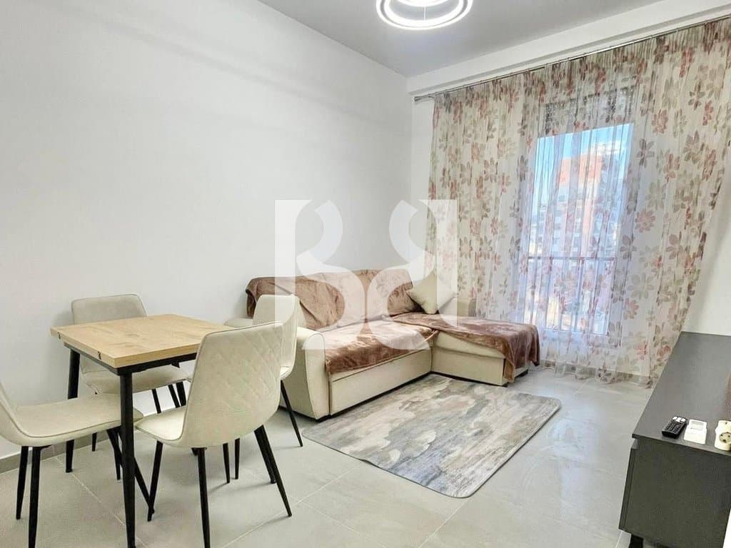 APARTAMENT 1+1+GARAZH ME QIRA, PAZARI I RI PRANE SHKOLLES SE KUQE