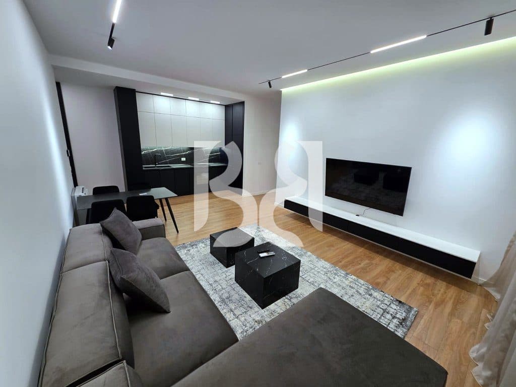 Apartament 1+1 me Qira në Kompleksin Delijorgji, Tiranë – 78 m² me Parkim të Përfshirë | 100,000 Lekë/muaj