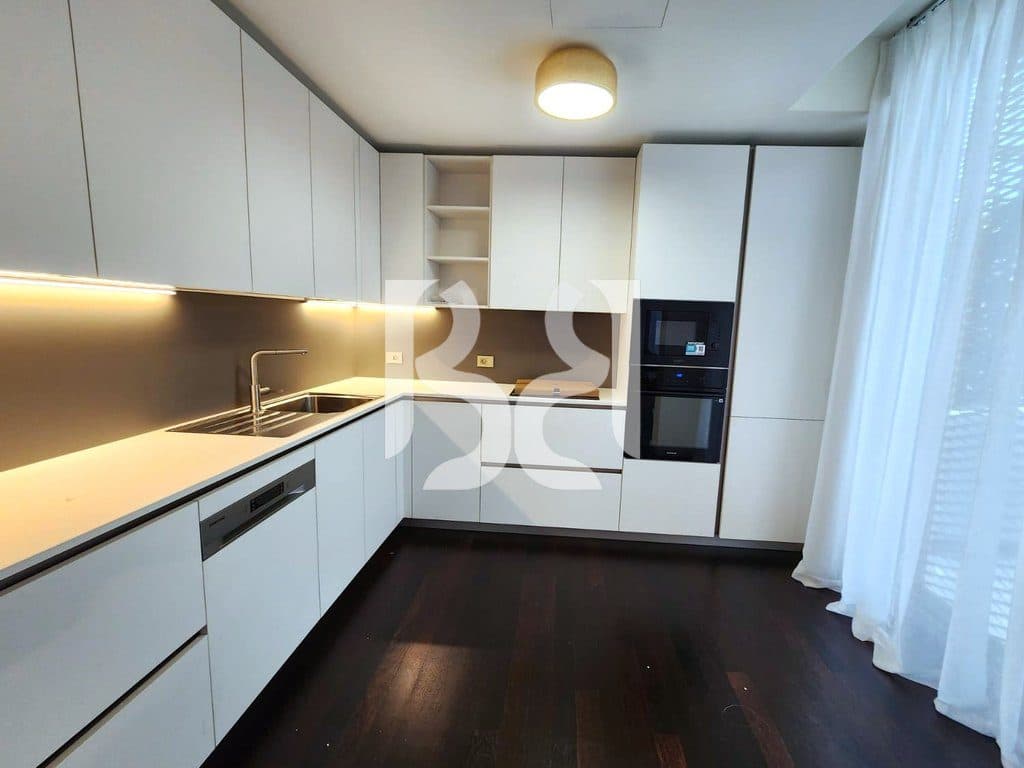 Apartament 2+1+2 me Qira pranë Coin | Smart Home | Post Parkimi 3