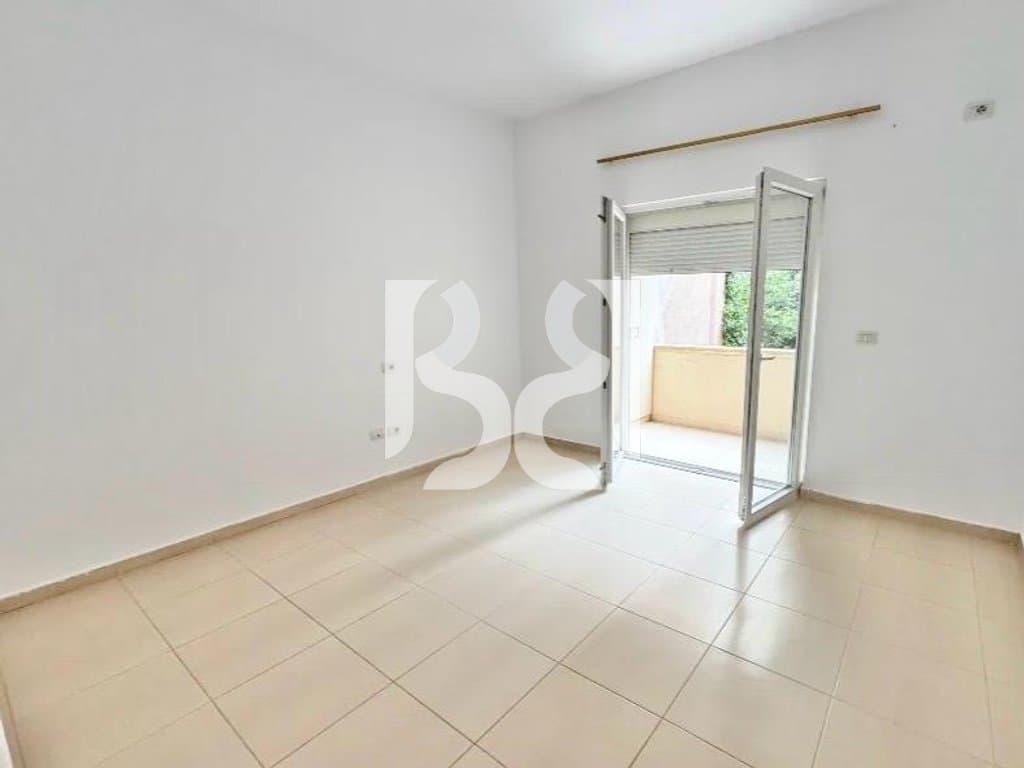 JEPET ME QIRA APARTAMENT 2+1 PRANE RADISSONIT LIQENI I THATE* 4