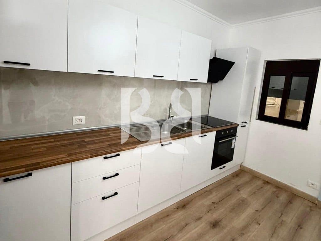 Apartament 2+1 me Qira në Rrugën Dritan Hoxha | I Sapo Investuar | Ballkon | 60,000 Lekë 3