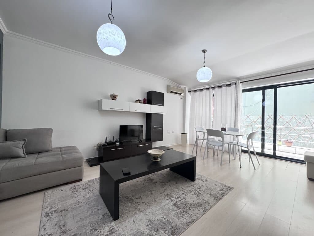 JEPET ME QIRA APARTAMENT 2+1+2 DEPO PRANE KINEMA AGIMIT ISH BLLOKU!