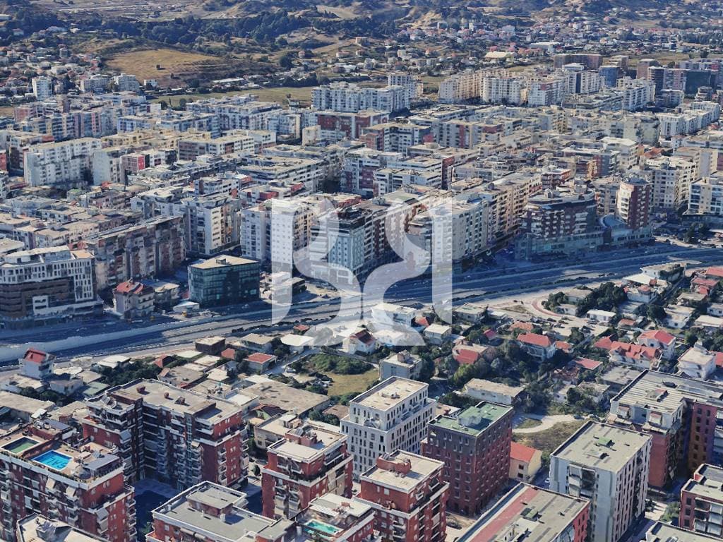 AMBIENT KOMERCIAL SHOWROOM ME QIRA NE RRUGE KRYESORE ASTIR,TIRANE 3