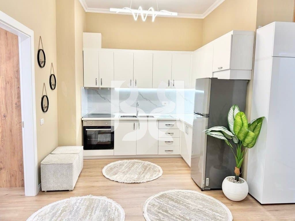APARTAMENT 1+1 ME QERA TE KOPSHTI BOTANIK 2