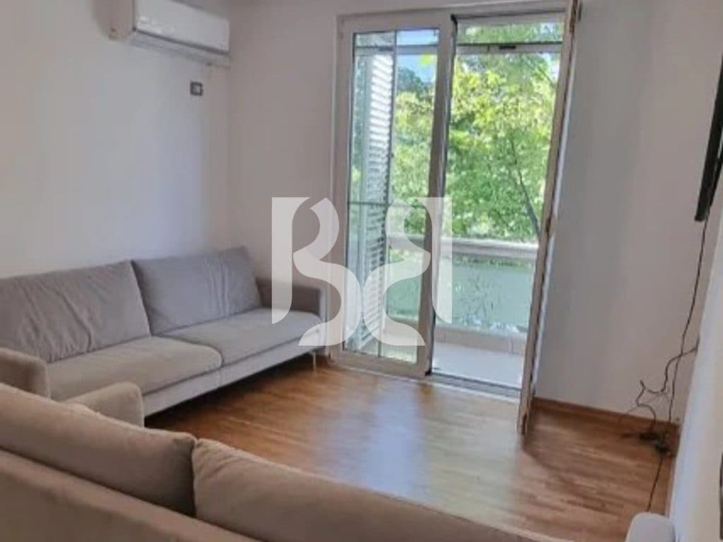 APARTAMENT ME QERA 2+1 TE SHESHI WILSON*