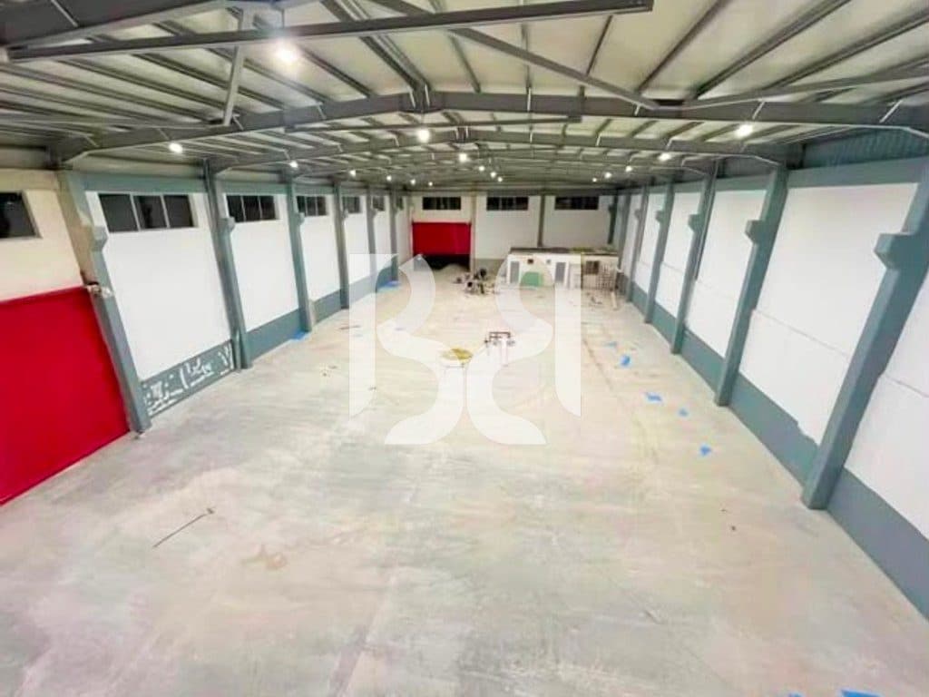 Kapanon Industrial për Qira ose Shitje në Vorë Rruga Dytësore – Magazinë dhe Objekt Biznesi me Sipërfaqe 1,065 m² 3