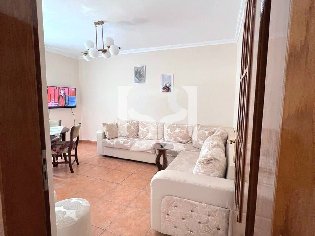 APARTAMENT ME QIRA 2+1 PRANË AMBASADËS AMERIKANE, TIRANË