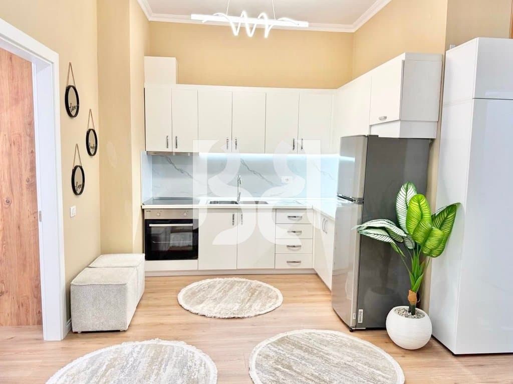 APARTAMENT PREMIUM ME QERA 1+1+PARKIM TE KOPSHTI BOTANIK