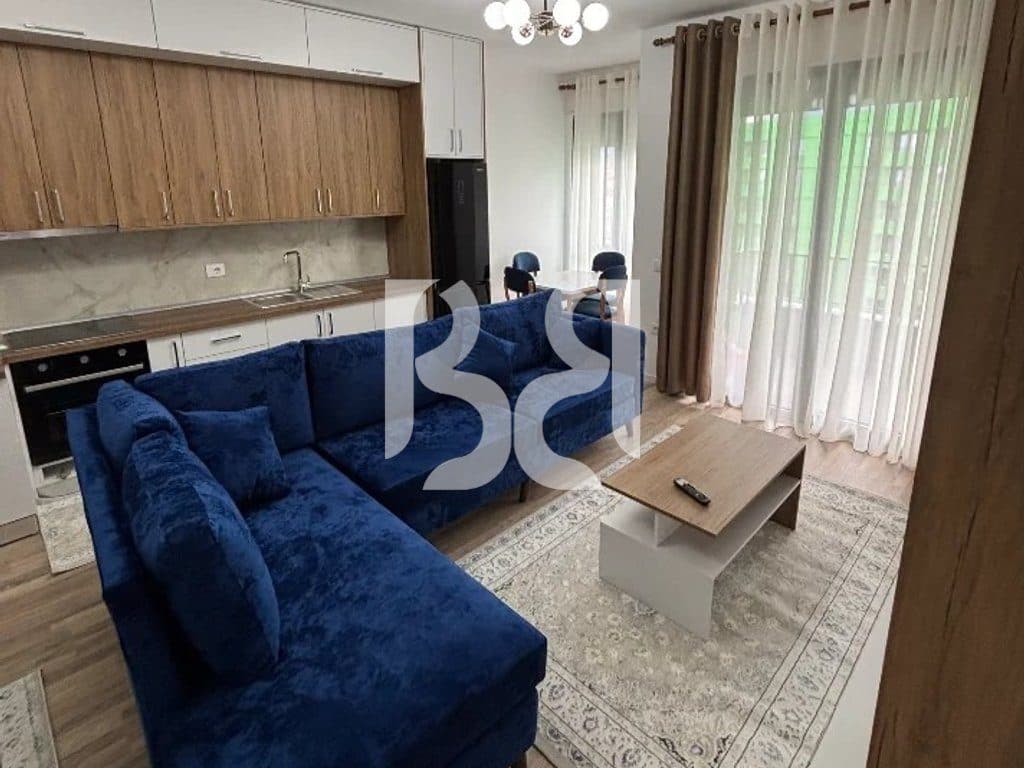 APARTAMENT ME QERA 1+1+PARKIM TE 5 MAJI TIRANE**