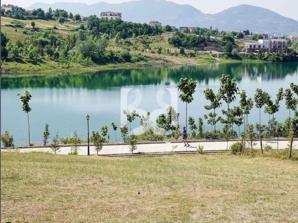 SHITET VILE TE LIQENI I FARKES /TIRANE ,ALBANIA 2