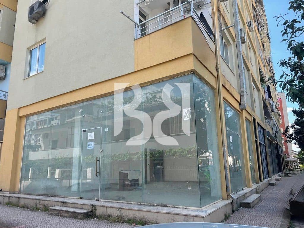 Dyqan për Shitje në Astir, Tiranë | 72 m² Neto | Kati 0 | Me Certifikatë