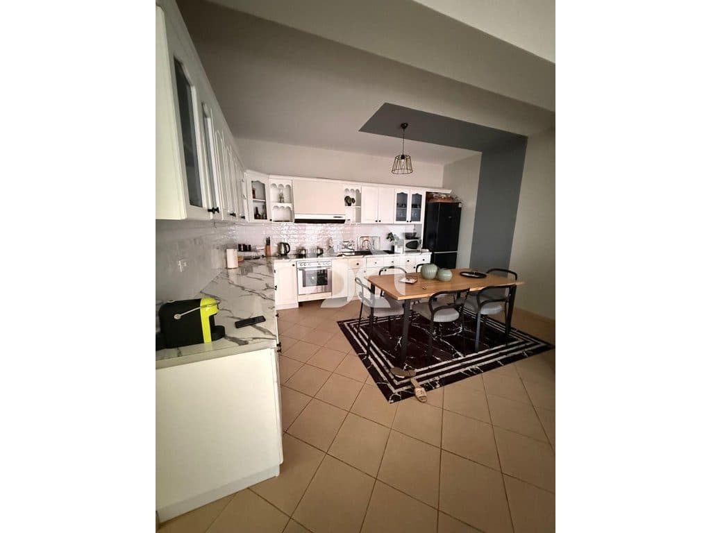 Shitje Apartament 2+1 me Balkon & Verandë – Përballë Delijorgjit 2