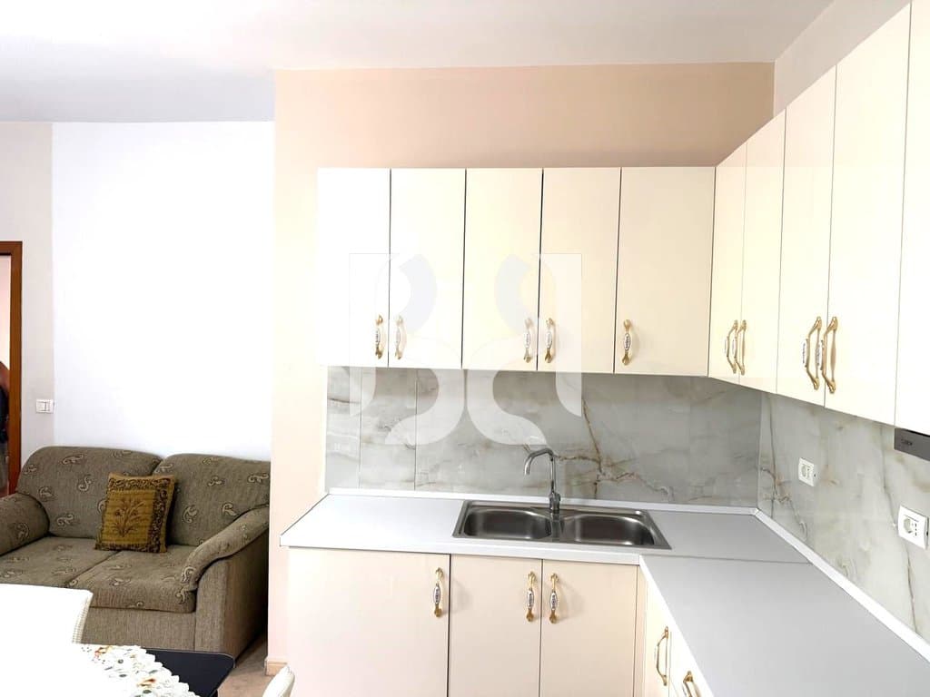 SHTEPI PRIVATE 1+1 ME QIRA NE ASTIR** 420EURO 3