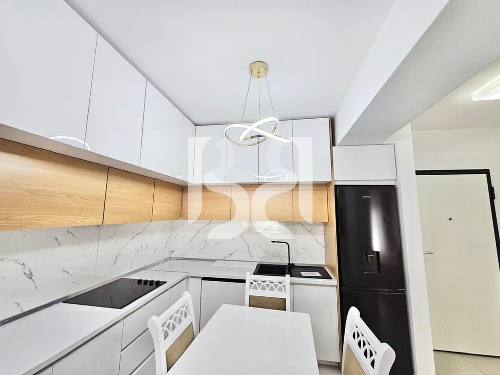 APARTAMENT 1+1 ME QERA NE RRUGEN E KAVAJES 3