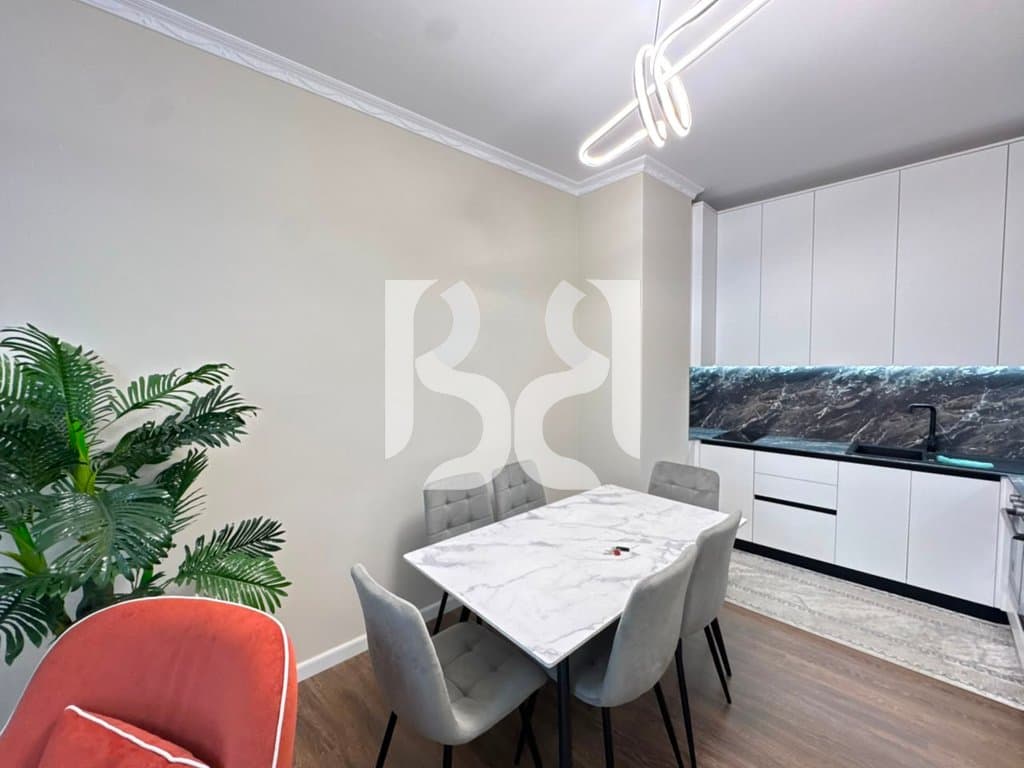 APARTAMENT 2+1+2 ME QERA TE ROSE GARDEN PRANE TEG, TIRANE 2