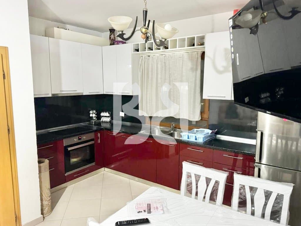 APARTAMENT ME QERA 2+1 TEK BULEVARDI I RI**
