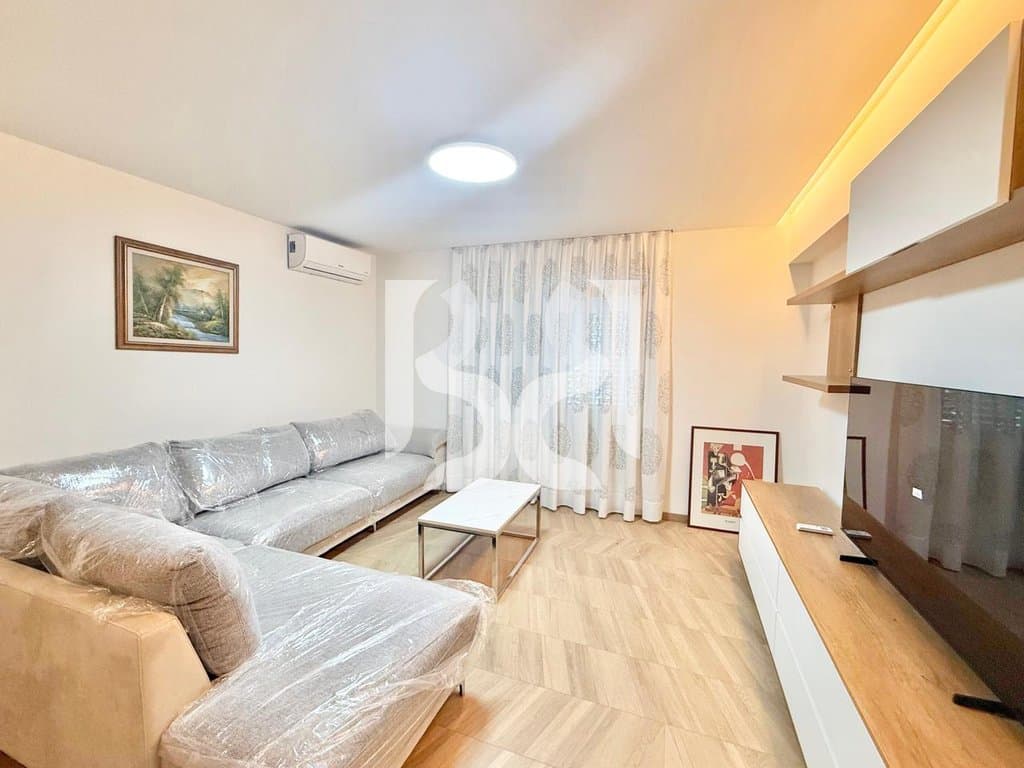 APARTAMENT ME QERA 1+1 TEK PETRO NINI LUARASI 3