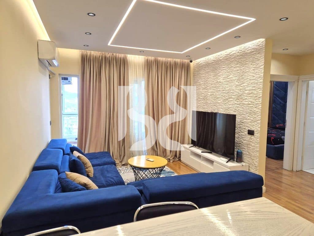 APARTAMENT 2+1+BALLKON ME QIRA TEK ISH FUSHA AVIACIONIT
