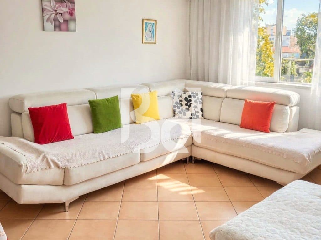SHITET APARTAMENT 1+1, ISH PARKU I AUTOBUSAVE 129000EURO
