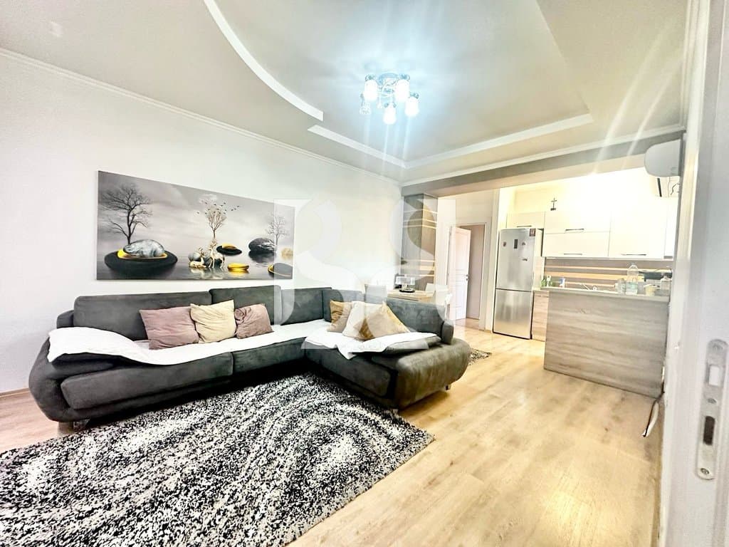 APARTAMENT ME QIRA 2+1 PRANE SHKOLLES SE KUQE TE RRUGA RIZA CEROVA