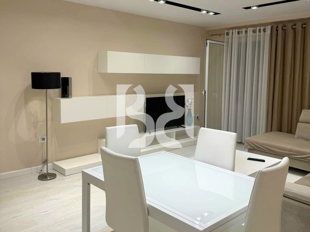 APARTAMENT 3+1+1 PRANË QENDRËS TREGTARE KRISTAL, KOMUNA E PARISIT