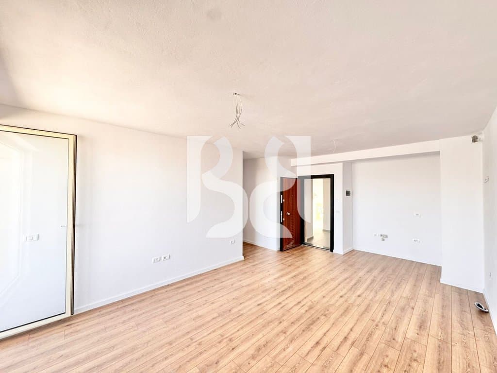 *APARTAMENT 1+1 NE SHITJE KOMPLEKSI I TOM DOSHIT SHKOZE 2